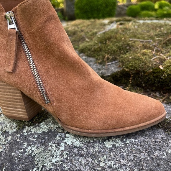 Dolce Vita Rila Cognac Brown Suede Block Heel Ankle Boots Size 6.5 - Picture 5 of 16